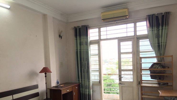 Cho thuê nhà nguyên căn số Bộ CA ngõ 211/180 Khương Trung, 5 tầng, 5 ngủ, 15 Triệu (có TL)
